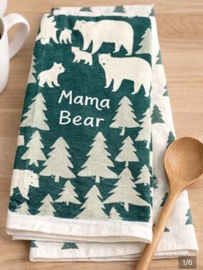 NWT Mama Bear Kitchen Towels Set of 2 Green White Rustic Cabin Decor